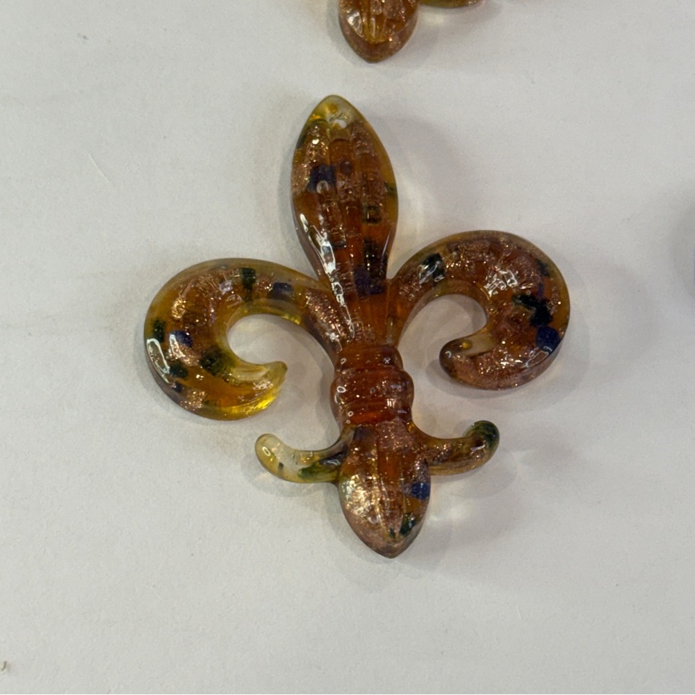 Fabulous Murano-Style Glass Fleur-de-Lis Accent Set Gold, Blue, Bronze 2” x 2.5” - Picture 2 of 16